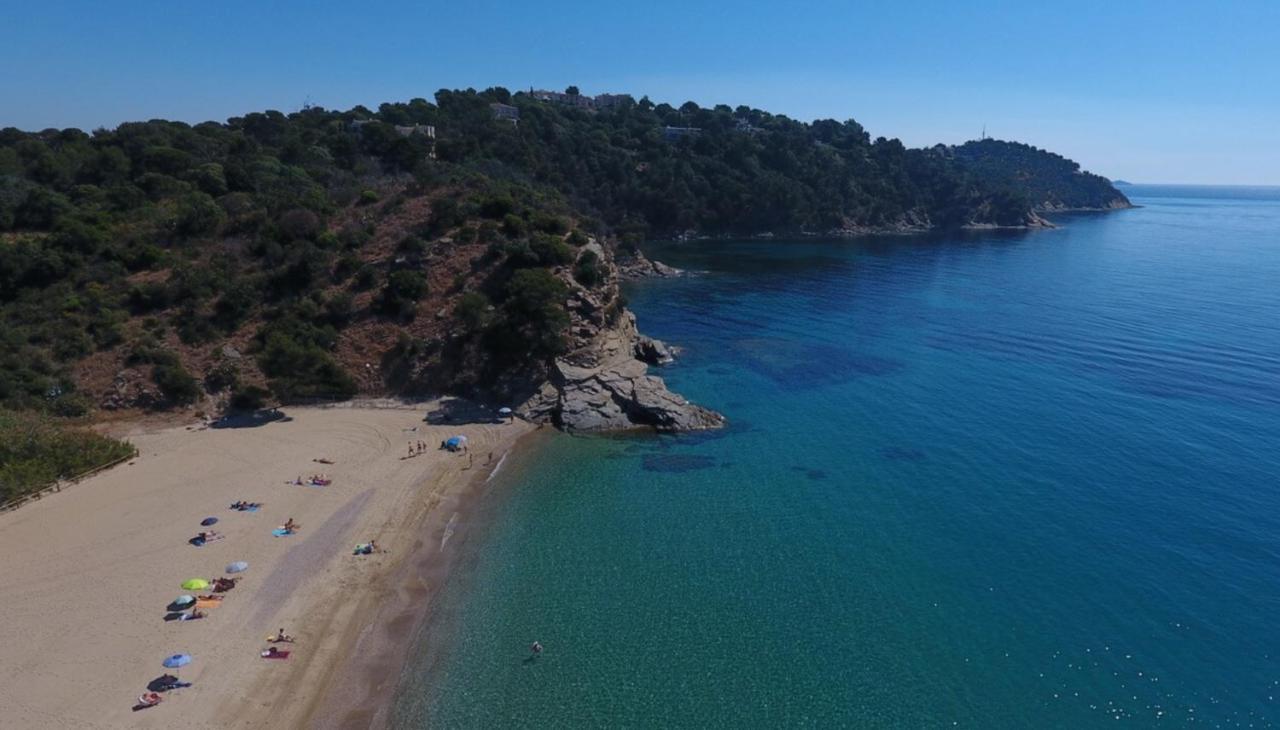 T2 Calme Proche Plage Bonporteau Avec Clim Et Parking Cavalaire-sur-Mer Luaran gambar
